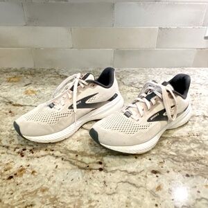 Brooks Launch 7.5 Pink Gray Running Shoes Women’s Size 7.5